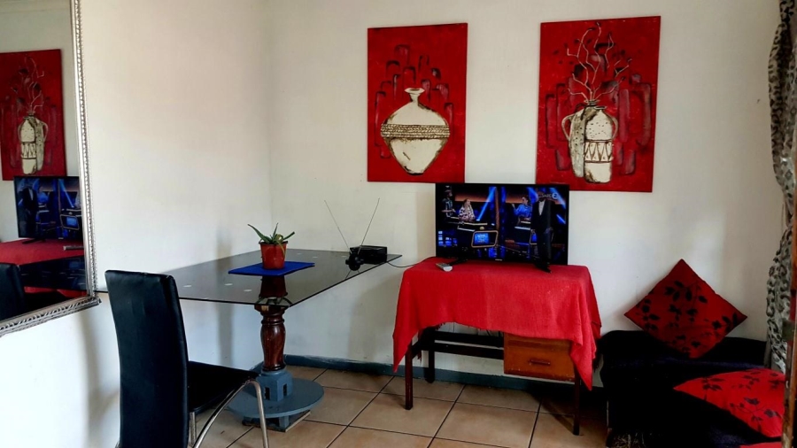 2 Bedroom Property for Sale in Phoenix Western Cape